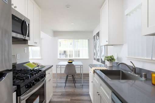 Apartments for Rent in Santa Rosa | Santa Rosa Oaks | Photos